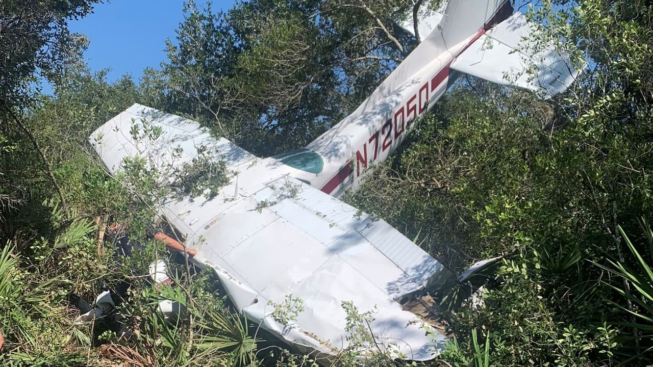 Avioneta sufrió falla de motor tras despegar y estrellarse en la Costa Espacial de Florida
