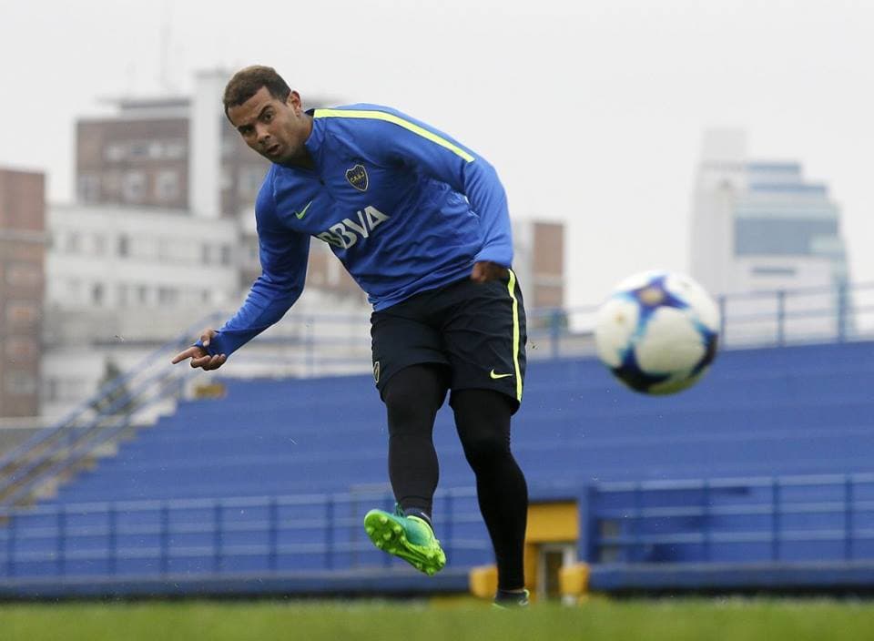 En sus primeros entrenamientos, pese a su fisionomía, Edwin ya daba algunas pinceladas de su calidad con lujos a sus compañeros.