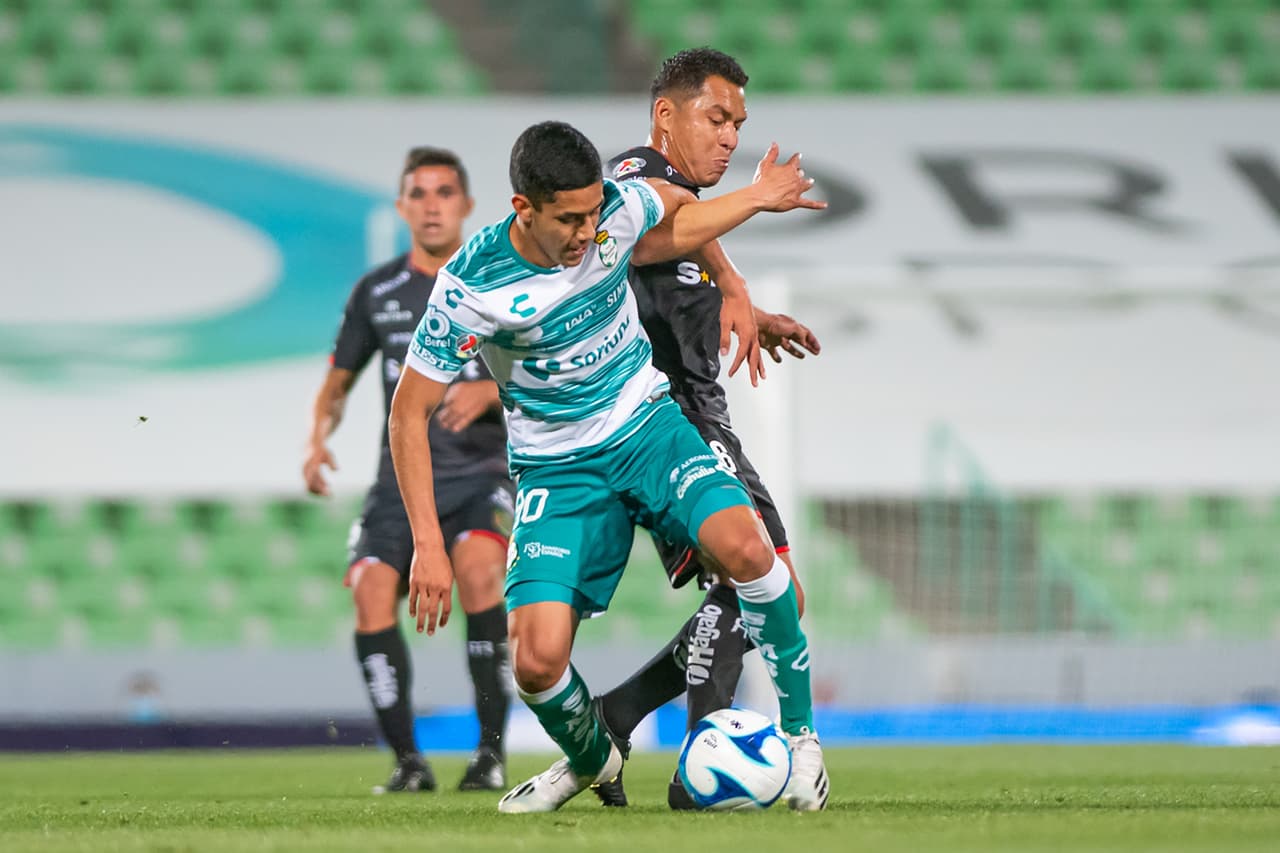 Con autogol de Enrique palos, gol de Santiago Muñoz y gol de Matheus Dória, Santos vence a Bravos 3-2. Los Guerreros se adueñaron de la tercer plaza del torneo y desplazaron al Toluca. Bravos sigue en el fondo de la tabla, aunque todavía tiene un partido pendiente.