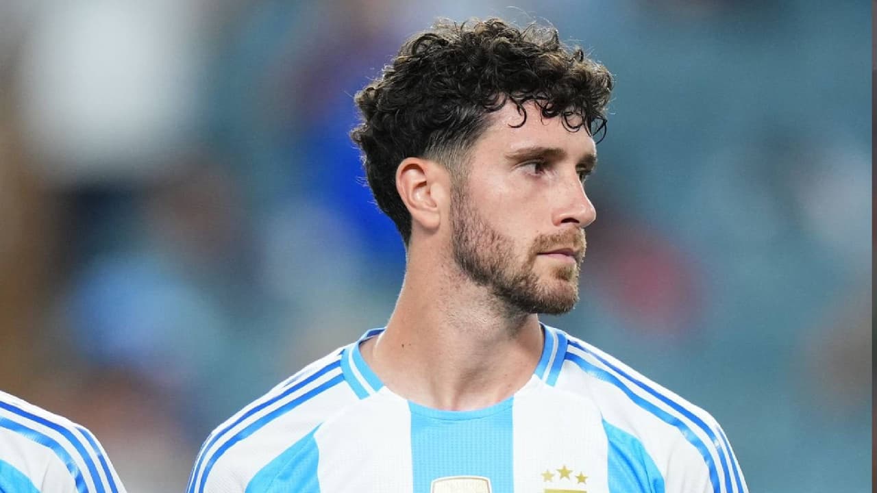 ¡Argentina está completa! Marcos Senesi reportó en Kansas City