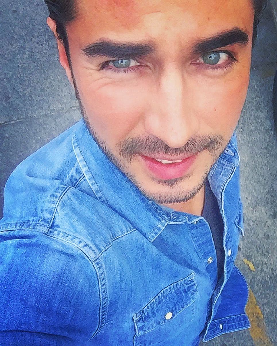 Fue tal la cantidad de comentarios de apoyo que recibió, que Josué decidió reaccionar a unor de ellos con un emoji de corazón, aunque más tarde lo eliminó.