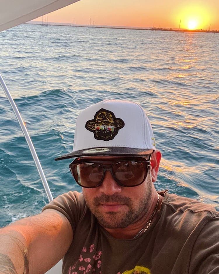 Ahí fue cuestionado acerca de la relación que tiene con ella y admitió que le gusta.
<br>