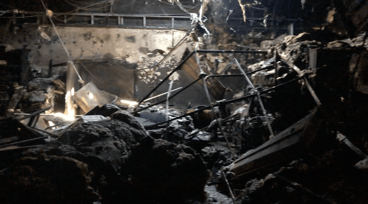 Los bomberos de Phoenix respondieron a un incendio que inició el 24 de julio alrededor de la 1 AM y destruyó el interior de la estructura del edificio del Partido Demócrata de Arizona en Phoenix.
<br>