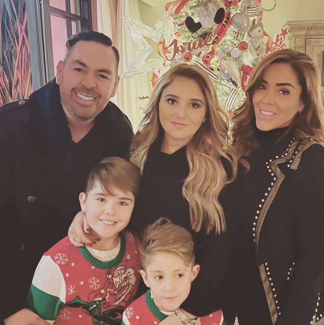 La familia Puente estuvo recientemente celebrando el cumpleaños 18 de una de sus más jóvenes y bellas integrantes.