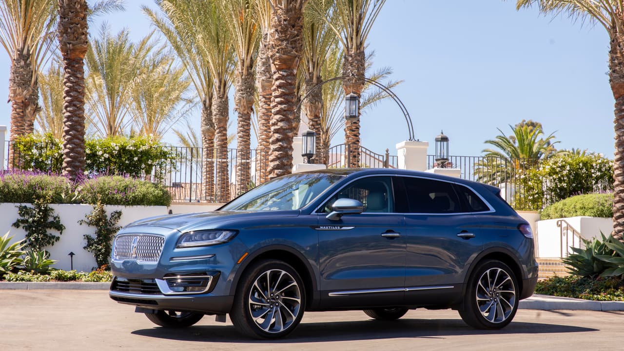 Las mejoras en economía de combustible en la Lincoln Nautilus 2019 en relación al modelo que substituye, se debe en gran parte a una nueva transmisión automática de 8 velocidades que llega en sustitución a la antigua caja de 6 velocidades.