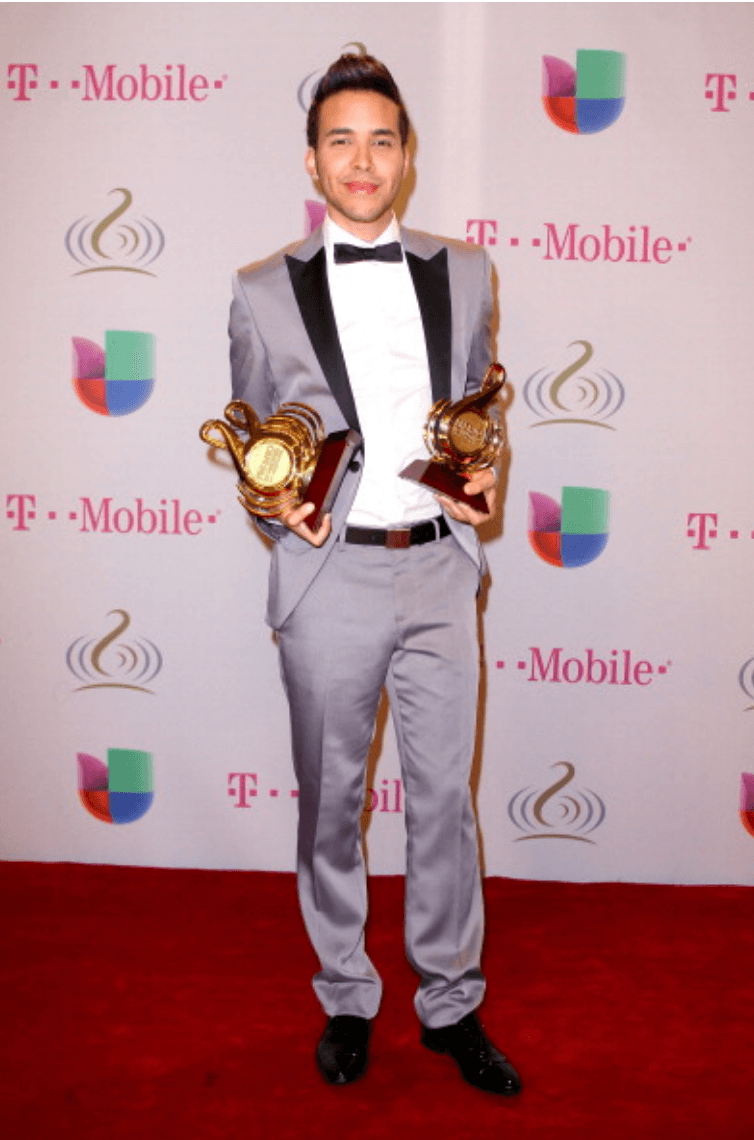 El prodigio de la bachata encabeza la lista de los más ganadores en la última década del Premio Lo Nuestro: 14 premios.