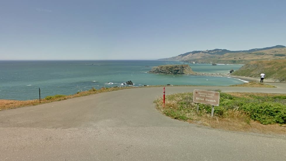 Padre se ahoga al tratar de salvar a sus dos hijos en una playa de California; aún no hallan a los pequeños