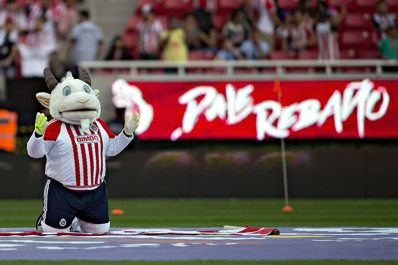 De alentar a Chivas a apoyar a los más necesitados
