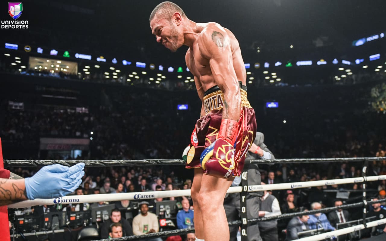 El venezolano José Uzcátegui (27-2, 23 KOs) se llevó la revancha ante Andre Dirrell (26-3, 16 KOs) con un trabajado nocaut en el octavo episodio. 'Bolivita' obtuvo el título interino supermediano de la FIB.