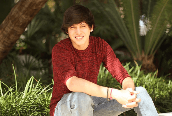 Se declara fanático de Sin Bandera.