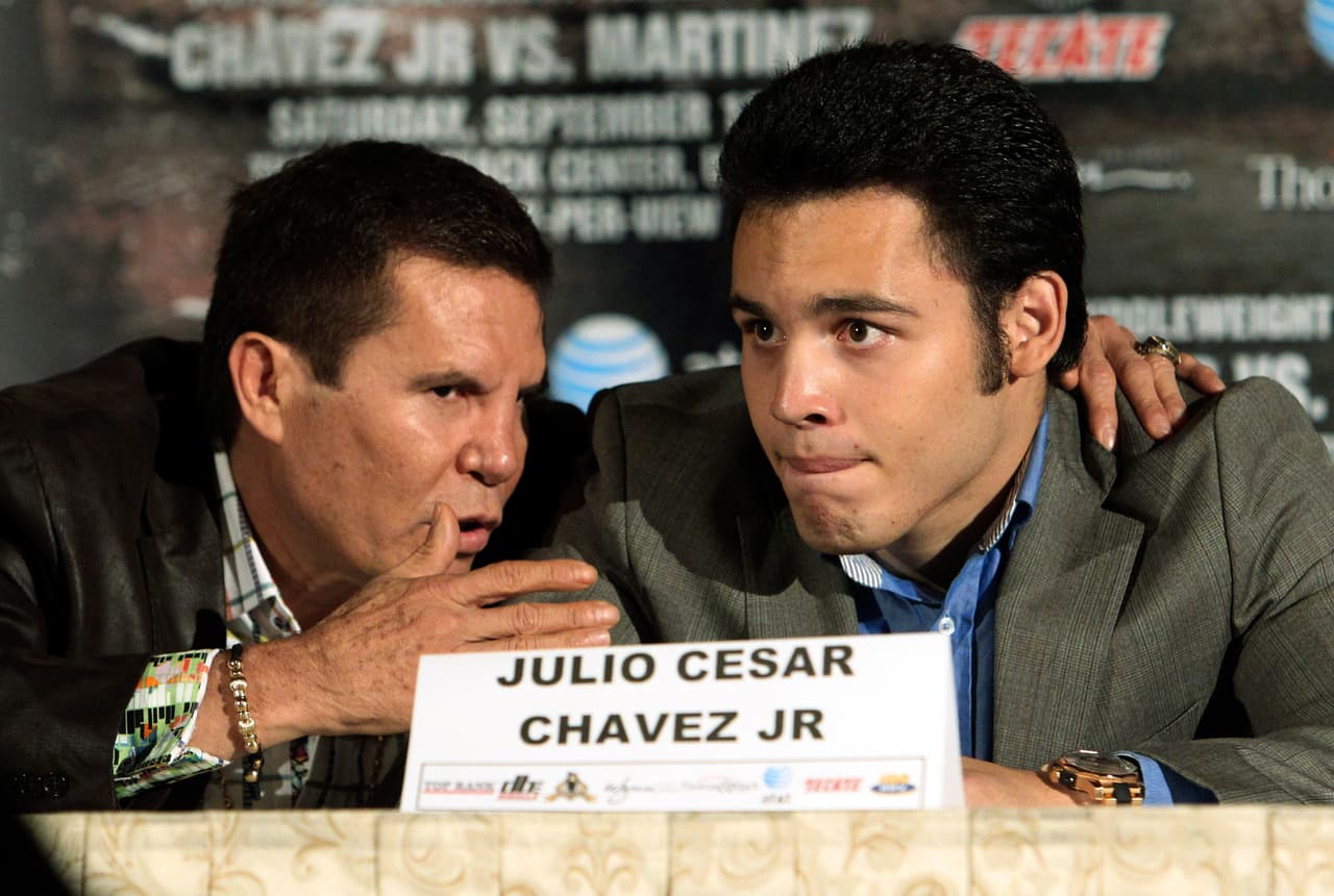 Julio César Chávez quiere que su hijo regrese con Freddie Roach