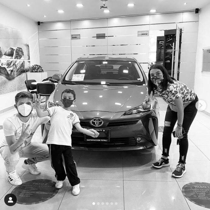 Al inicio de la relación, algunos fans de Octavio Ocaña asumieron que el menor era hijo del artista, sin embargo, es producto de una relación anterior que ella tuvo.
<br>