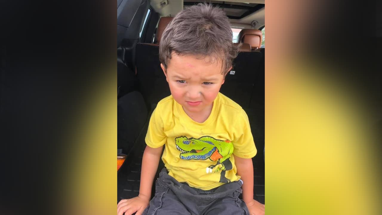 Buscan a padres de niño que fue hallado solo en el área de Pasadena