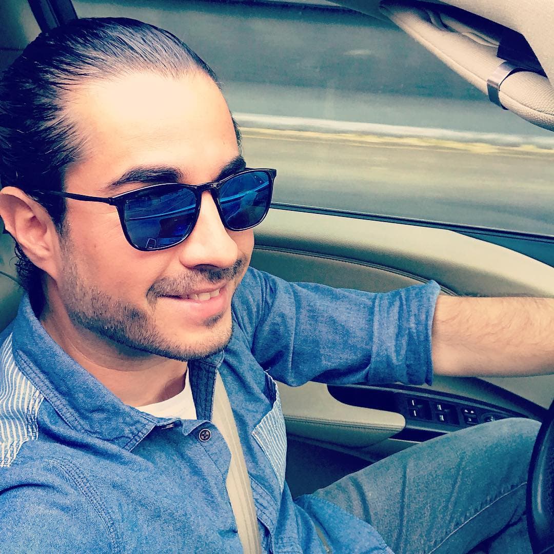 Aunque Josué no se pronunció abiertamente sobre la declaración de amor de su ex, sus seguidores atribuyeron que el mensaje que escribió iba con dedicatoria especial para ella y la situación que le tocó vivir.