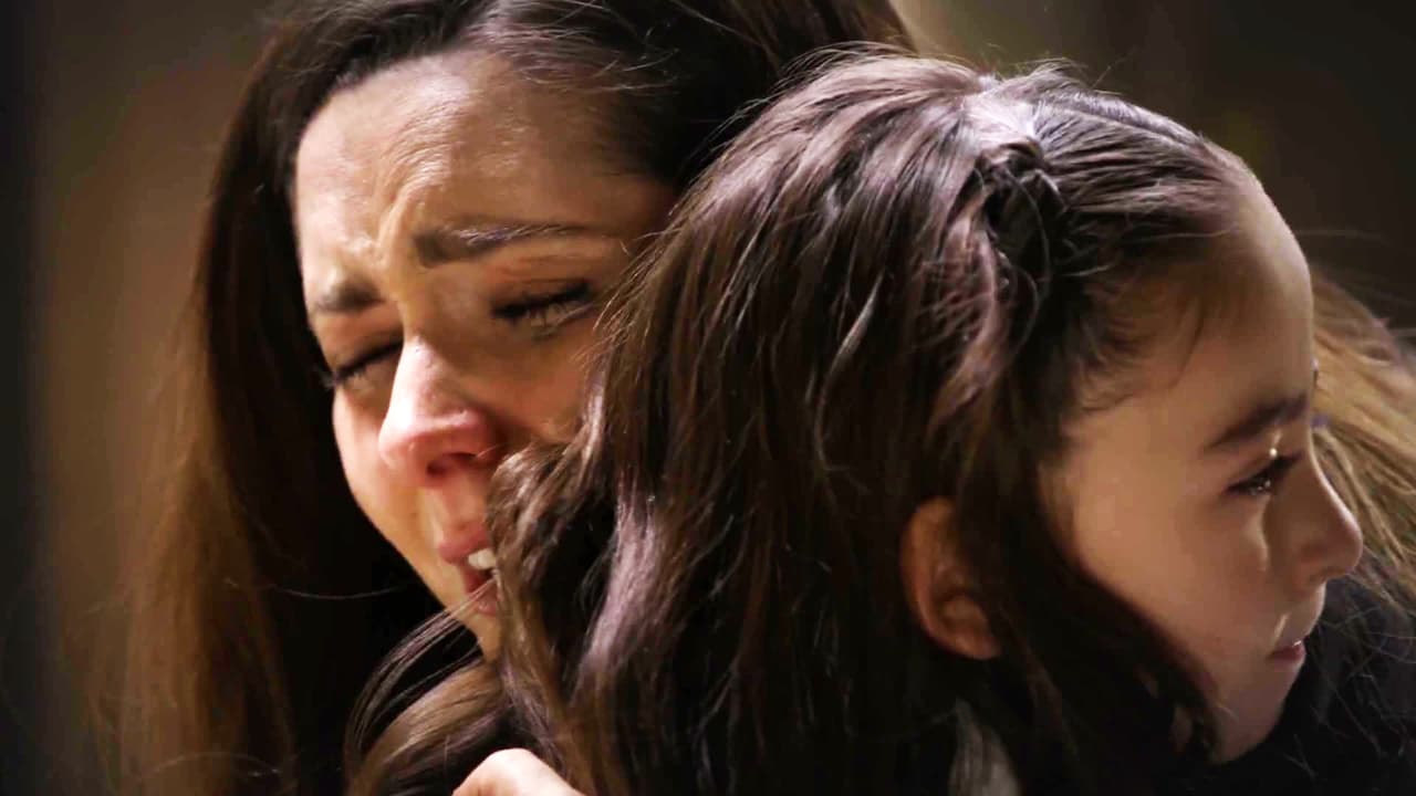 Una vez más Paloma y
<b><a href="http://www.univision.com/novelas/la-doble-vida-de-estela-carrillo/ariadne-diaz-es-estela-carrillo-en-la-doble-vida-de-estela-carrillo">Estela</a></b> estarán separadas y no sabemos por cuánto tiempo, pues las cosas para la
<a href="http://www.univision.com/novelas/la-doble-vida-de-estela-carrillo/ariadne-diaz-es-estela-carrillo-en-la-doble-vida-de-estela-carrillo">'Regia'</a> se están complicando por su falsa identidad. Y a ti ¿qué es lo que más te gusta de Palomita?