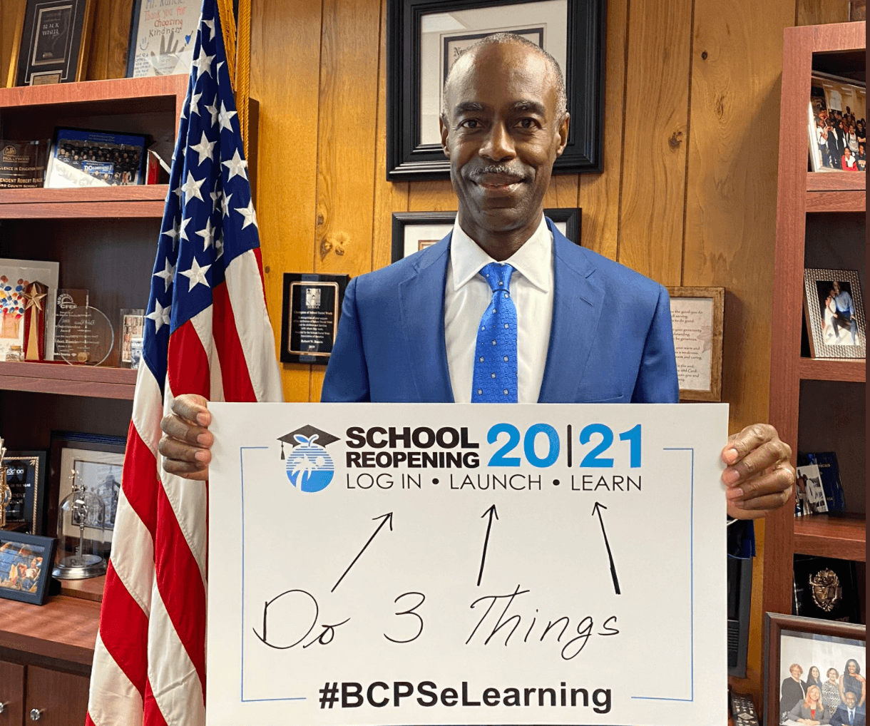 También el superintendente de Broward Robert Runcie, dijo que espera que en otoño puedan reiniciar las clases en persona, si la tendencia de contagios se mantienen bajando.