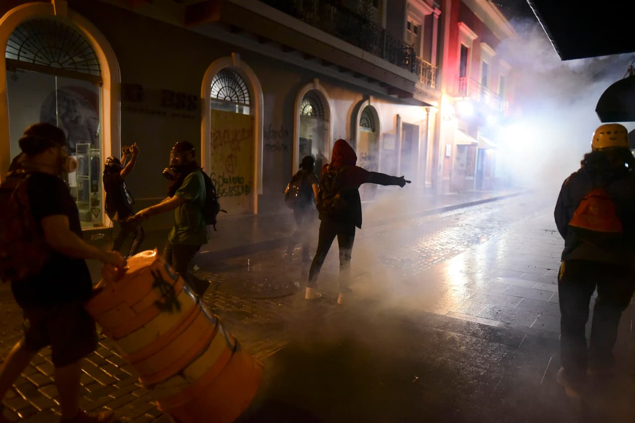 Al final de las manifestaciones hubo enfrentamiento entre manifestantes y policías.
<br>