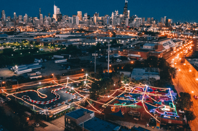 El Neon Summer se encuentra en Goose Island y estará por un tiempo limitado. Para más
<b><a href="https://neonsummerchicago.com/" target="_blank">información acceda aquí</a></b>.