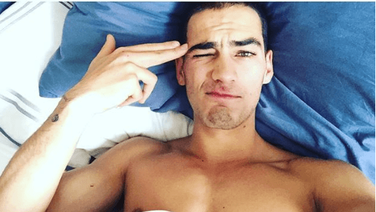 Lanzó su primer sencillo llamado “Tóxico” en marzo de 2016.