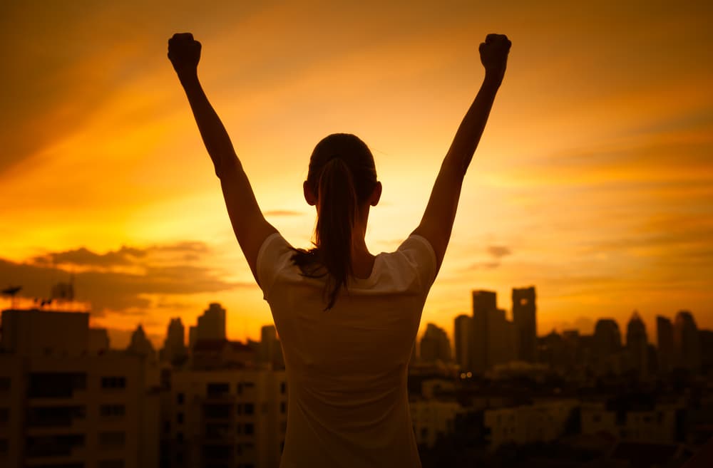 Lo bueno de la energía del signo de Aries es que no piensa, simplemente actúa, y ese entusiasmo nos puede servir más que nunca para abrir un nuevo ciclo de manifestación en nuestra vida.