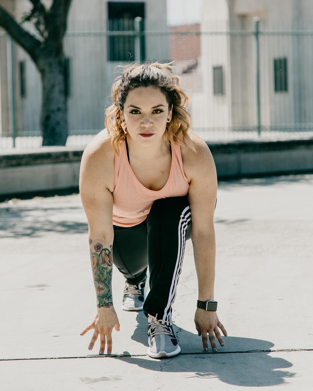 Tres días a la semana, Jacqie se despierta a las 5:00 a.m. y hace ejercicios cardiovasculares por 30 minutos.
<br>