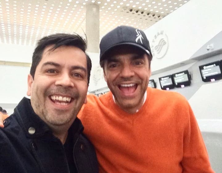 El histrión, que continúa acumulando éxitos a su trayectoria, tiene una escuela de actuación donde, debido a la pandemia de coronavirus, las clases se llevan a cabo virtualmente.