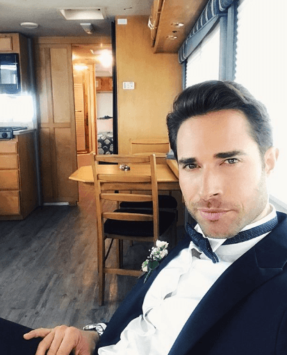 En los últimos cinco años, Sebastian Rulli ha participado en tres proyectos televisivos: Tres veces Ana, Papá a toda madre y El Dragón: El regreso de un guerrero.