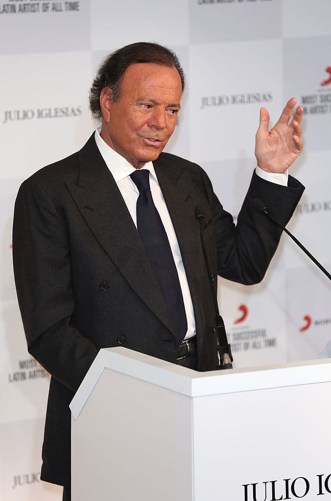 <b>Julio Iglesias</b> se negaba rotundamente en hacerse una prueba de ADN a través de los años y por eso de lo largo del proceso.