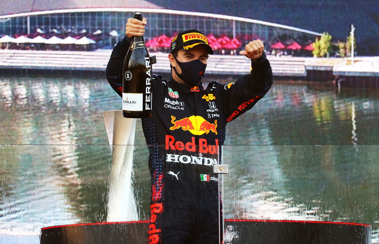 Red Bull extiende su ventaja en el campeonato sobre Mercedes a 26 puntos.