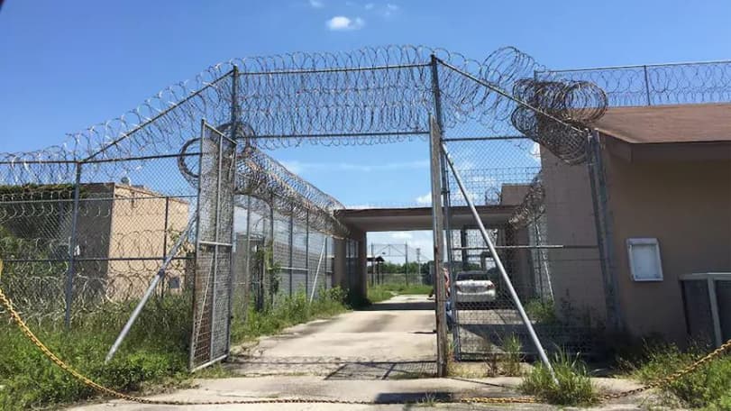 Alquilan cuarto en prisión de Florida por unos $100 la noche a través de Airbnb