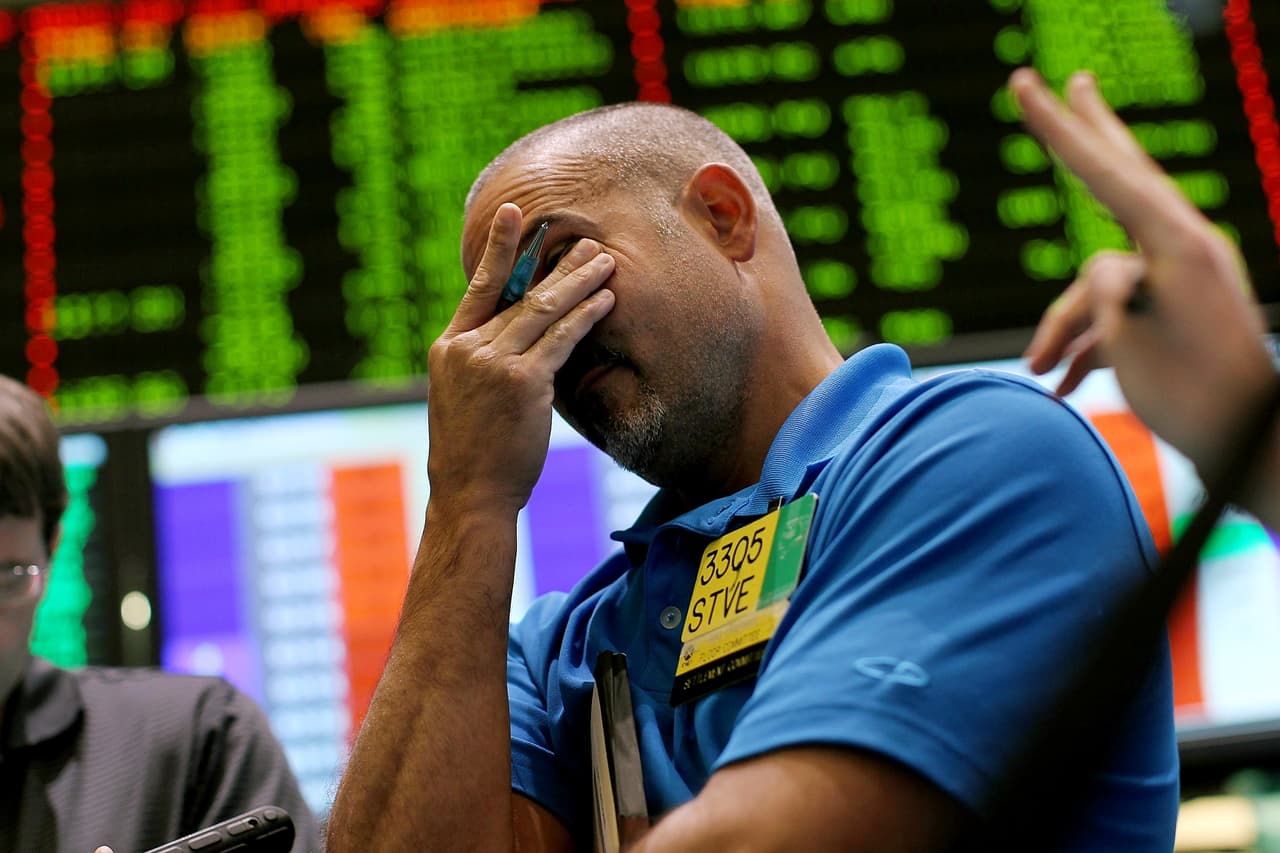 La bolsa de valores de EEUU se desploma: ¿Cómo y por qué afecta a los hispanos en California?