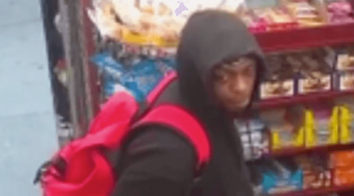 Usa llave 'mata león’ o de estrangulamiento para violar a joven mujer