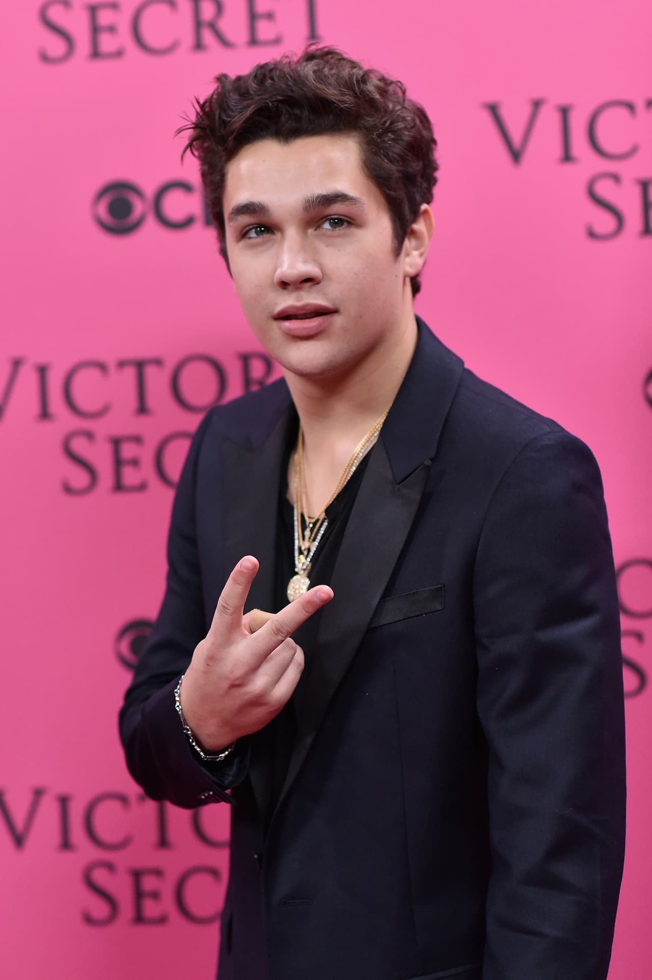 Austin Mahone emocionado de ver a los angelitos.
