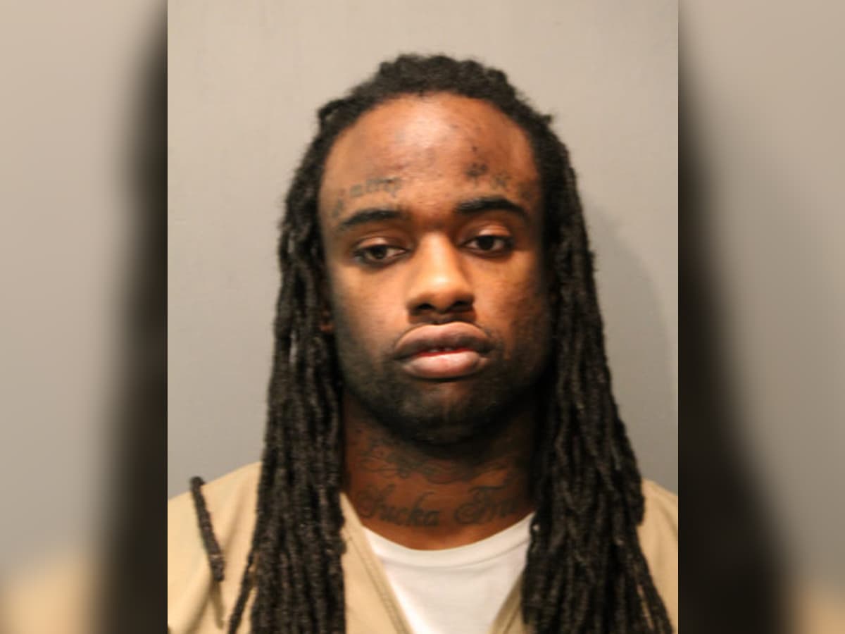 Un hombre de Chicago se salva de ser juzgado por asesinato y al salir de la cárcel muere baleado