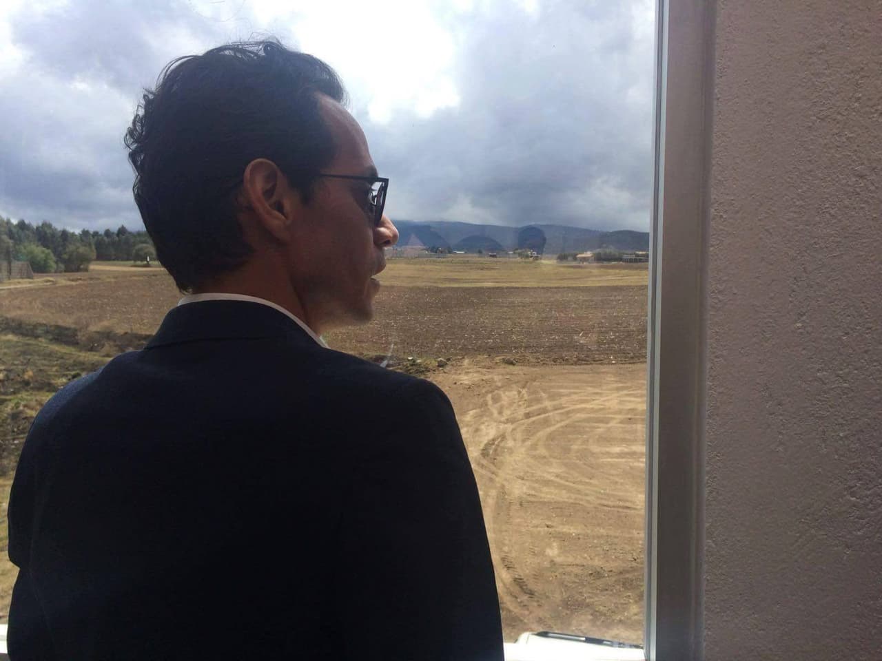 Como parte de las actividades de su fundación Maestro Cares, Marc Anthony inauguró una nueva casa hogar esta vez en Toluca, México. El cantante Junto a Henry Cárdenas han logrado convertir a esta fundación en un gran sueño.