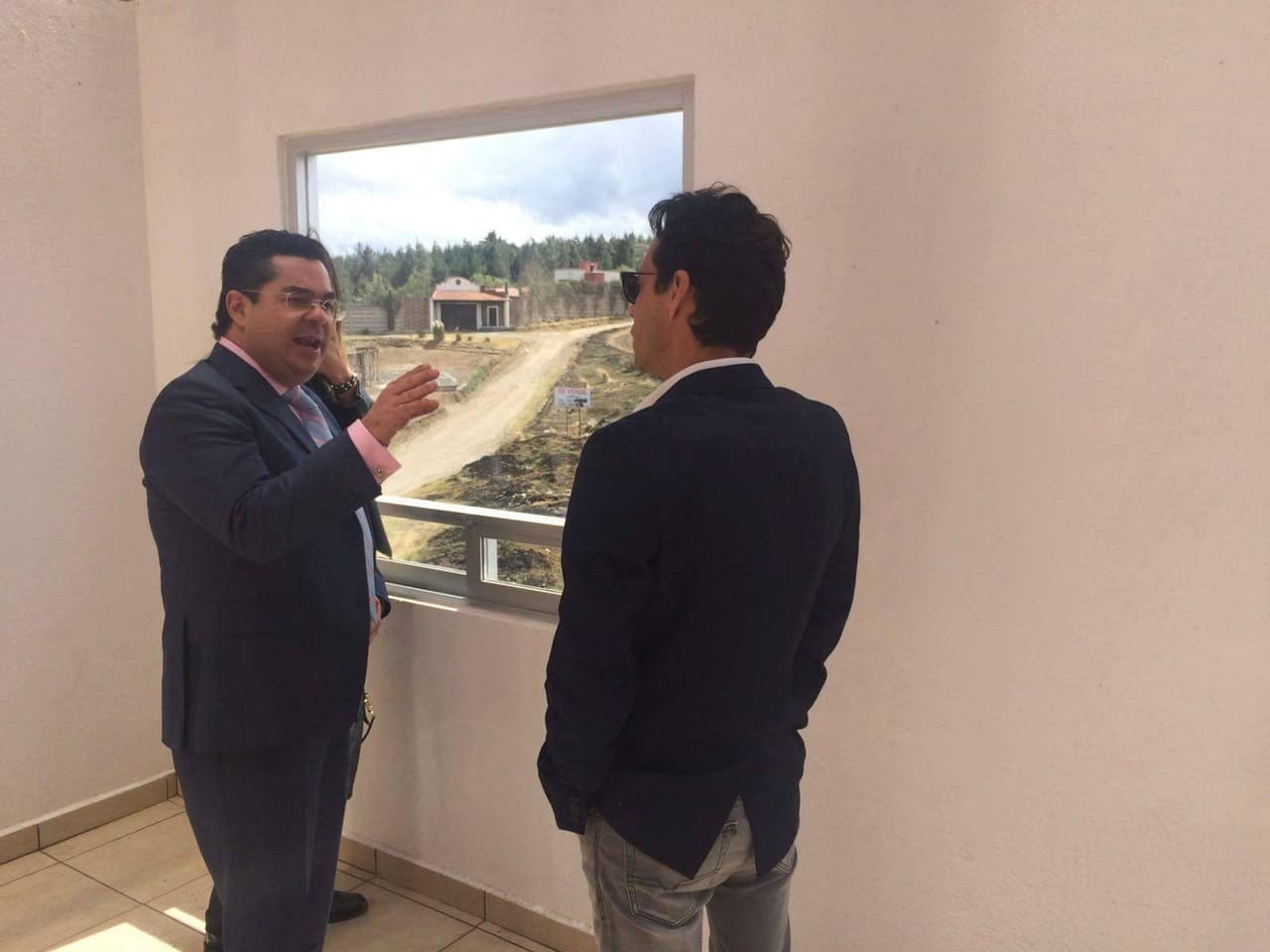 Como parte de las actividades de su fundación Maestro Cares, Marc Anthony inauguró una nueva casa hogar esta vez en Toluca, México. Junto a Henry Cárdenas han logrado convertir a esta fundación en un gran sueño.