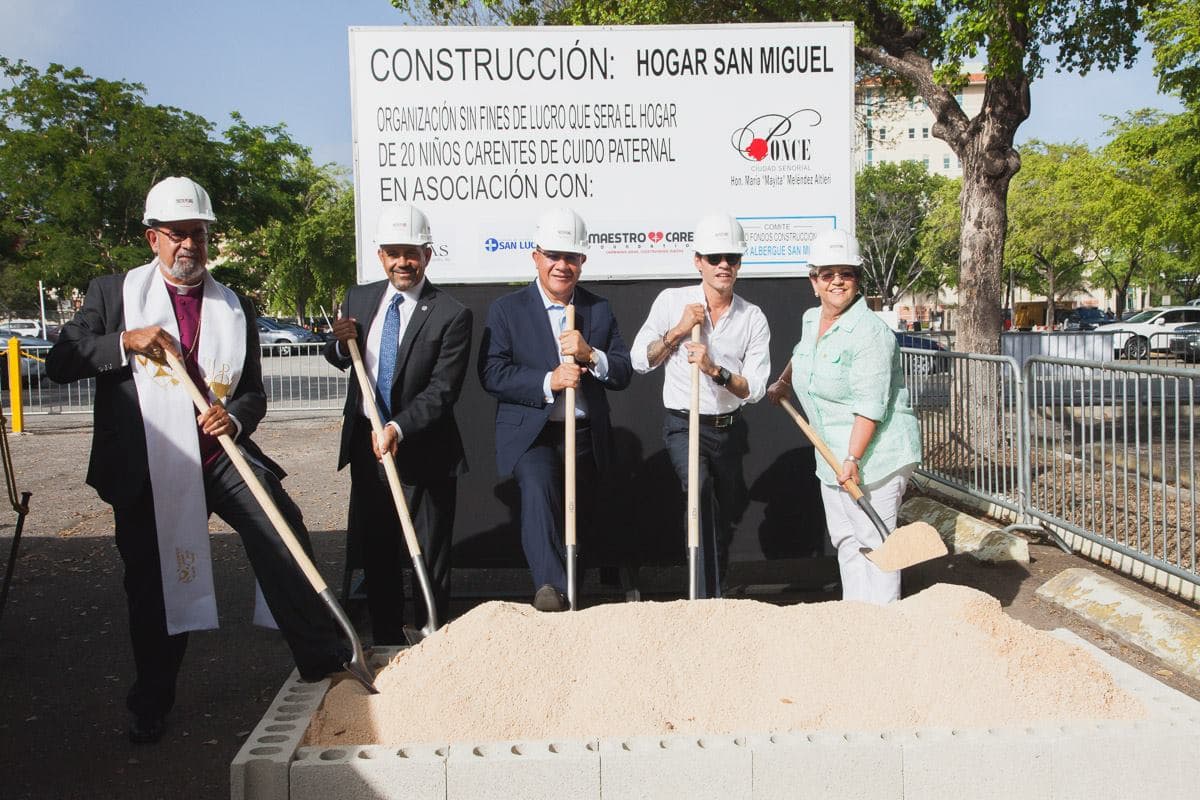 Como parte de las actividades de su fundación Maestro Cares, Marc Anthony inauguró una nueva casa hogar esta vez en Toluca, México. Junto a Henry Cárdenas han logrado convertir a esta fundación en un gran sueño.