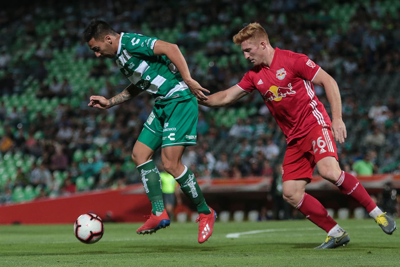 Hasta que llegó el minuto 72, finalmente, Santos Laguna se quitó un gran peso de encima, del tamaño del estadio en el que estaban jugando.