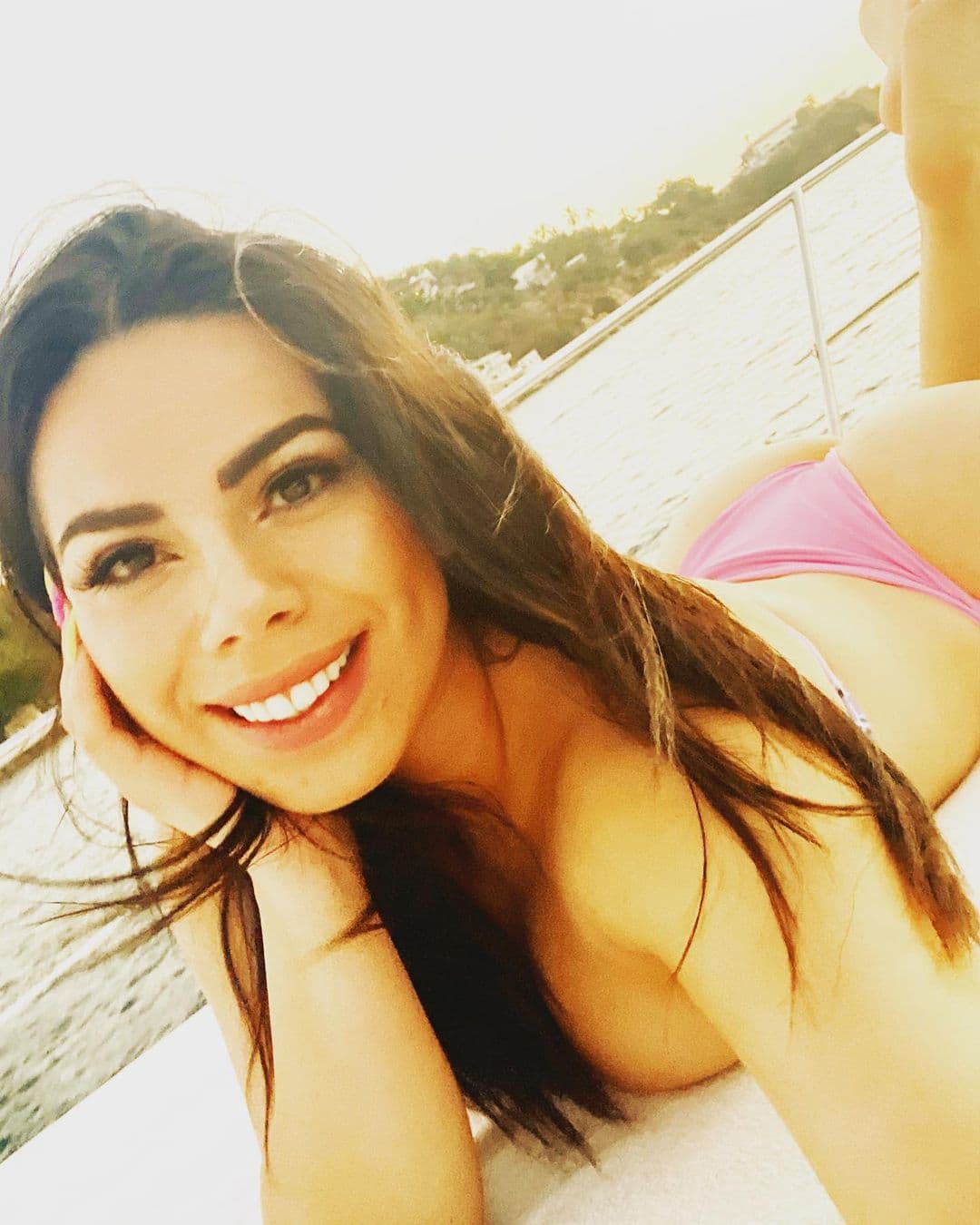 “Practicando para el only”, escribió, dando entender que ya está lista para abrir su propio perfil en la plataforma para adultos OnlyFans.