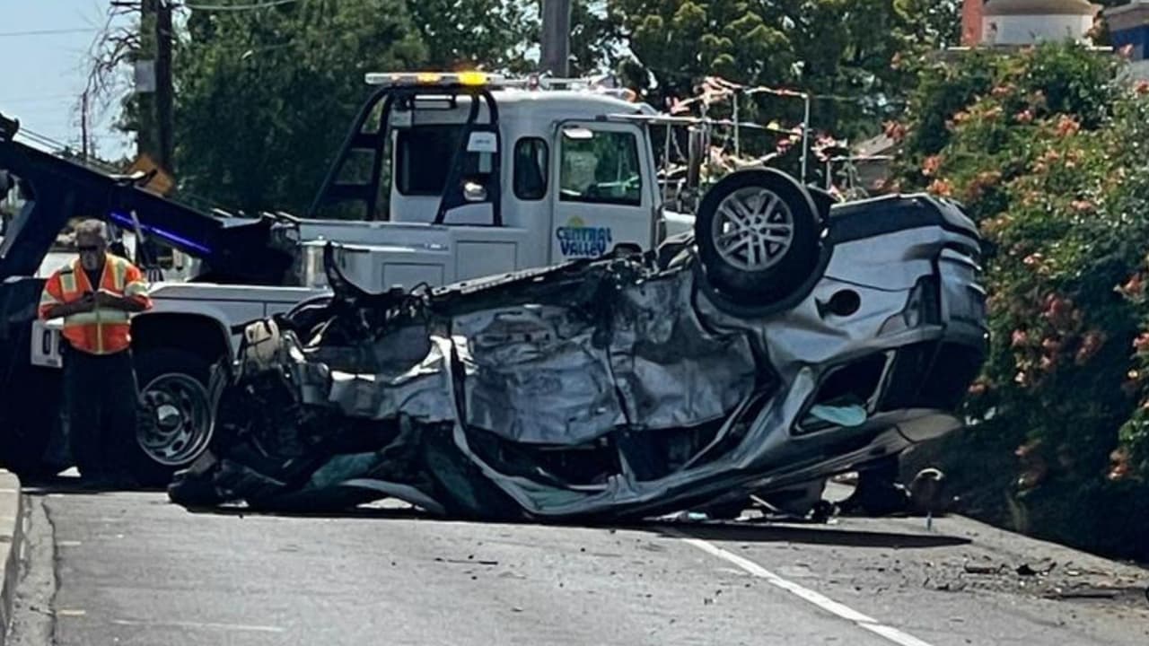 Una mujer murió y una niña resultó con heridas graves en un choque fatal que ocurrió esta mañana en South Sacramento, confirmó la Patrulla de Caminos de California.