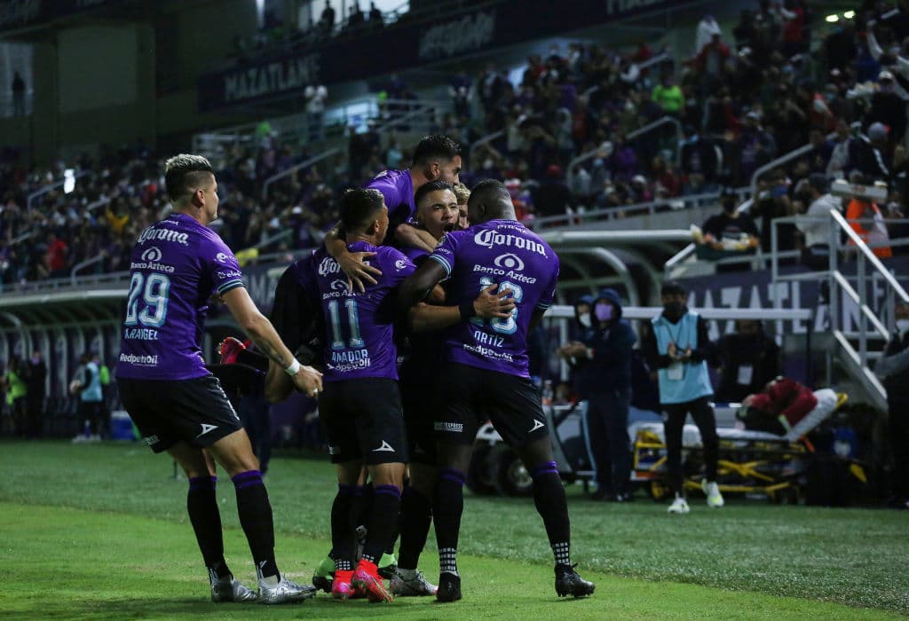 Nico Díaz (6’) adelantaba a los locales muy temprano en el partido. Jesús Molina (34’) respondió para emparejar los cartones. Chivas y Cañoneros llegaron a 12 y 11 puntos, respectivamente. En la J11 del Guard1anes 2021, Mazatlán visitará a los Tigres y Chivas disputará una edición más del Clásico Nacional.