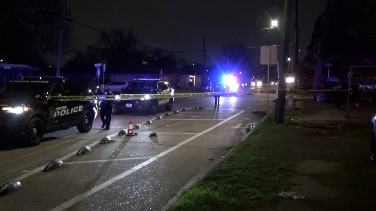 Muere un hombre baleado tras pelea por una mujer en Houston, según dice la policía