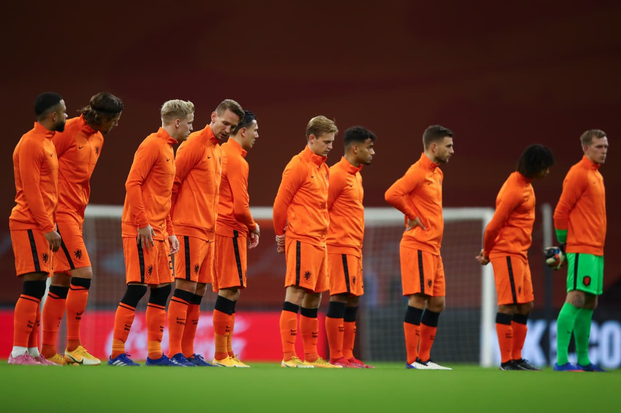 Holanda y España empatan 1-1 en partido amistoso internacional en la Amsterdam Arena. Sergio Canales abrió el marcador al minuto 18 a favor de los españoles, sin embargo, en la segunda parte, Van de Beek iguala el marcador al minuto 48 a favor de la 'Naranja Mecánica'. Sergio Ramos iguala en partidos jugados con su país a Gianluigi Buffon.