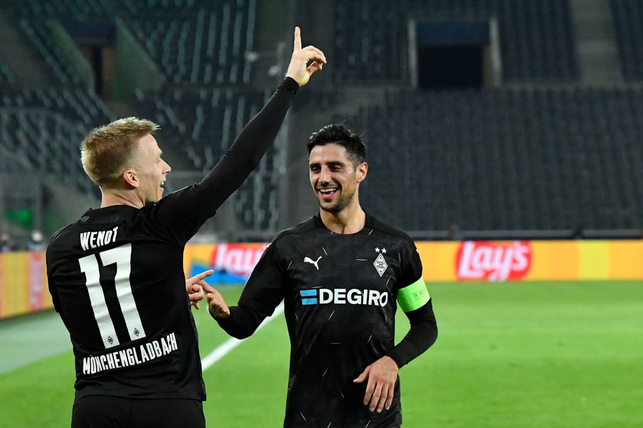 Manchester City se impone por la mínima al Olympiakos y pasa a octavos sin problema. Phil Foden le da el gane y boleto a su equipo. Por otro lado, cae goliza por parte del Borussia Mönchengladbach ante el Shakhtar 4-0 con anotaciones de Stindl, Elvedi, Embolo y Wendt en la UEFA Champions League.