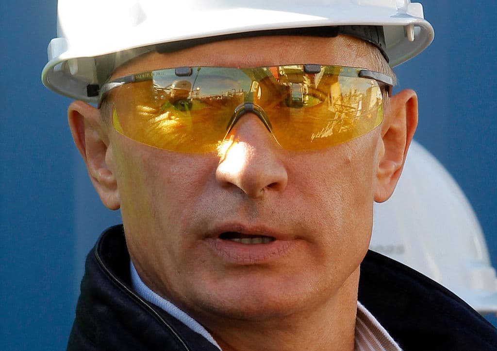 El primer ministro ruso, Vladimir Putin, inspecciona las obras de construcción del gasoducto Nord Stream, el 20 de septiembre de 2010.