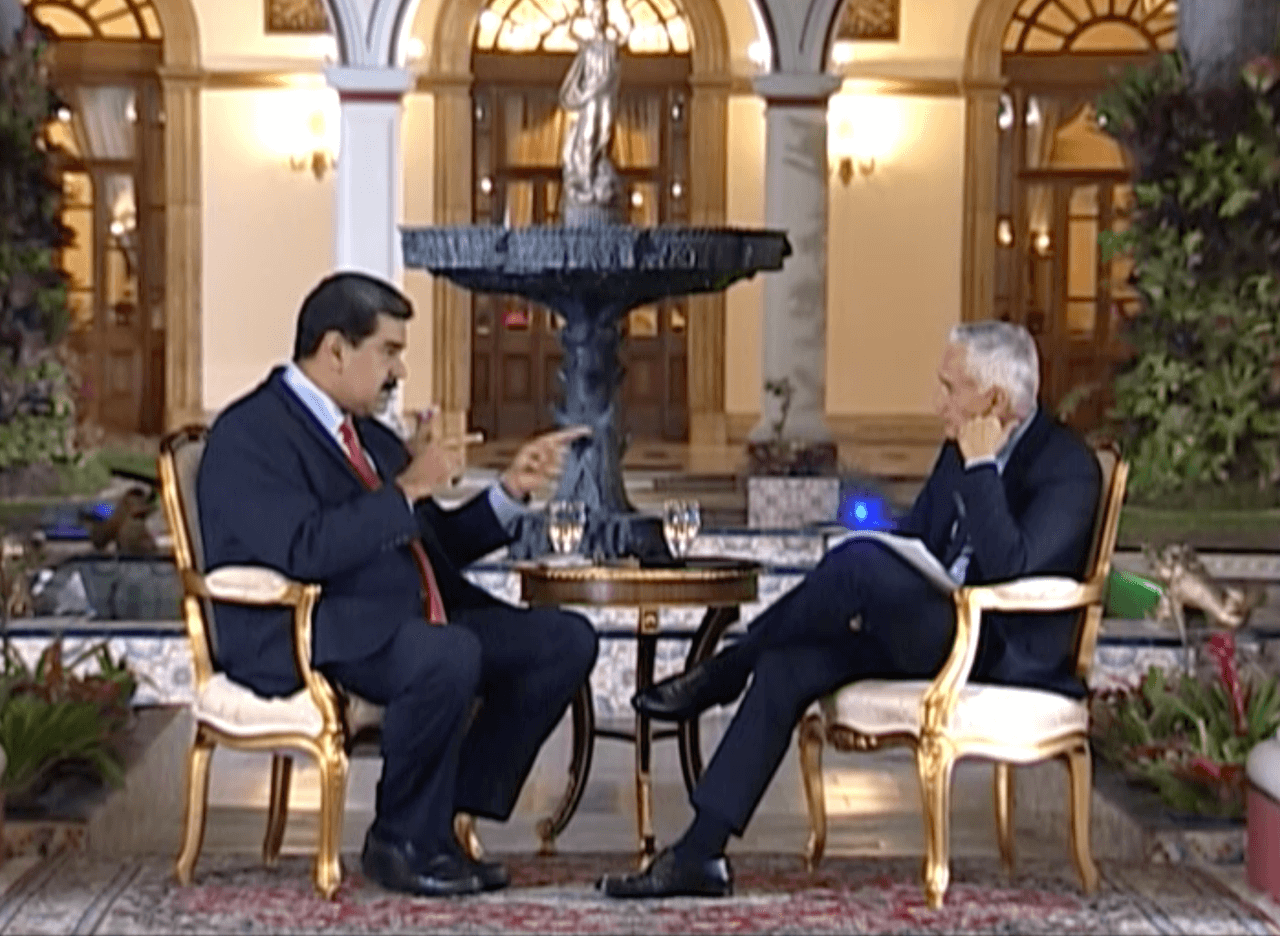 "He aceptado tu entrevista porque sabía que iba a ser así", le dice Maduro a Ramos en el minuto 4:28, refiriéndose al tono incisivo de sus preguntas.