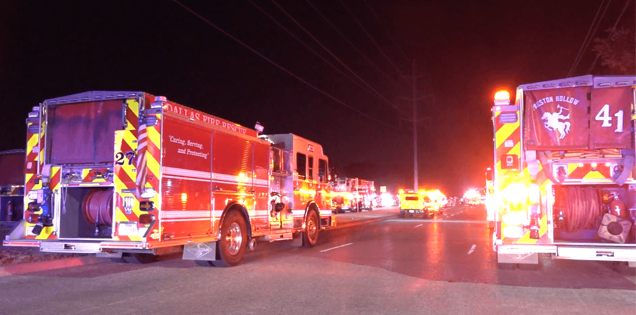 Un gran contingente de bomberos acudió a la emergencia.