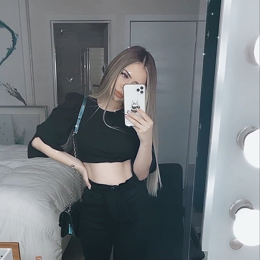 La joven, a pesar de su corta edad y de que no está involucrada en el mundo del espectáculo, tiene su propio club de fans.