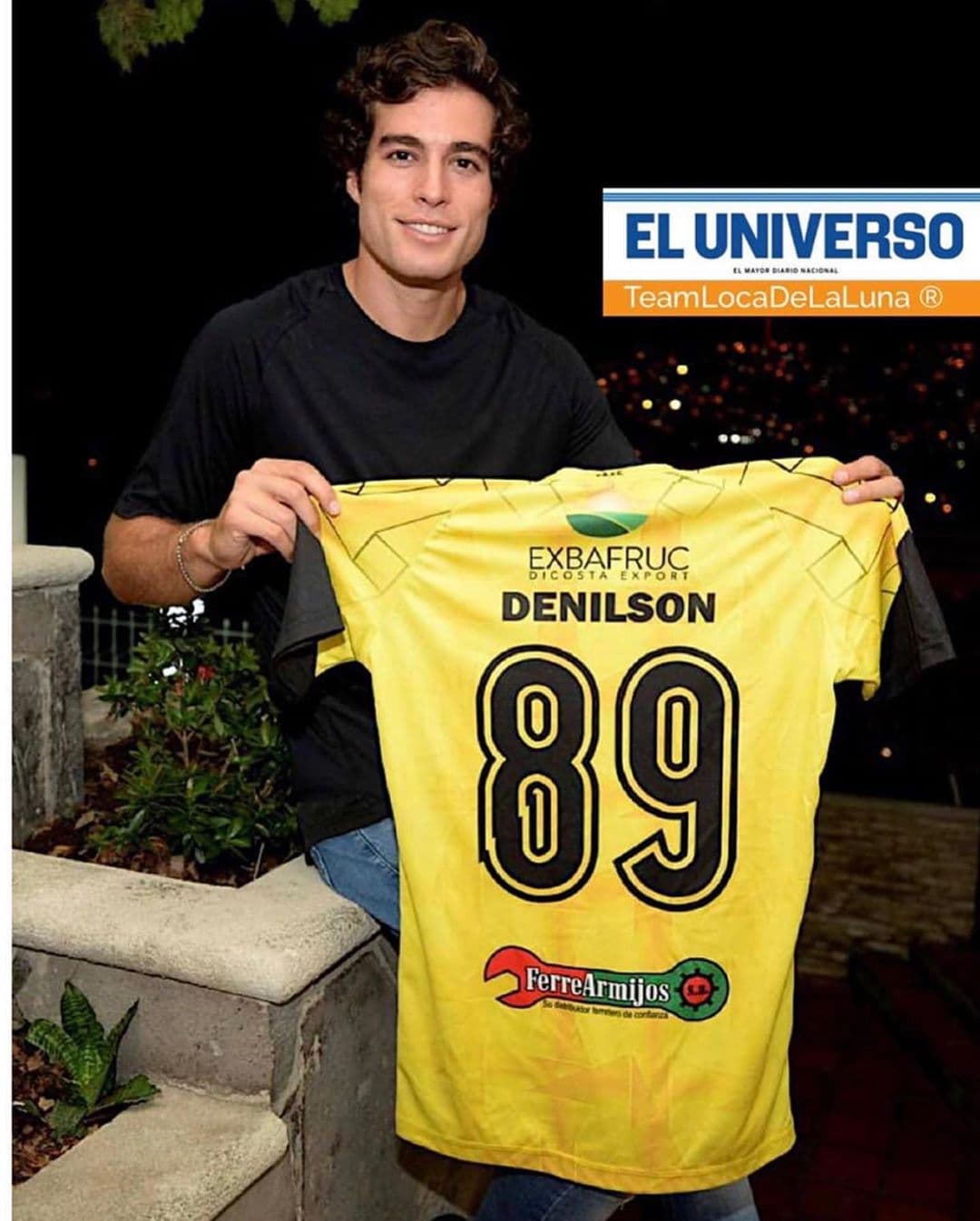 "Quiero darle la camiseta oficial de Fuerza Amarilla, para que siempre se acuerde que nos tomó 423 días pero que al final jugamos 8 minutos juntos en el Atahualpa", concluyó el ahora futbolista y actor.