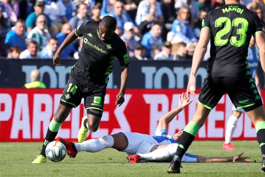 Sigue la segunda mitad y no hay oportunidades claras de gol.